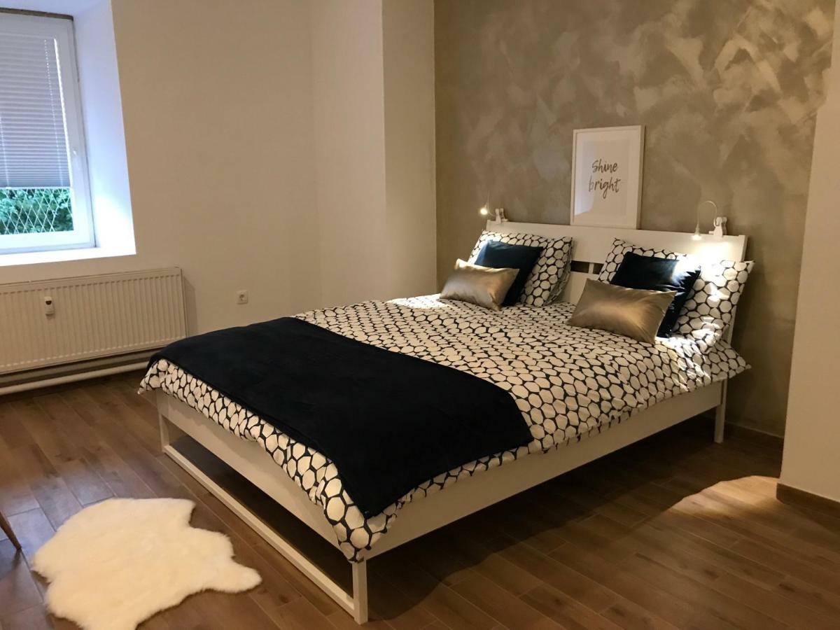 Jure Apartment In リュブリャナ エクステリア 写真