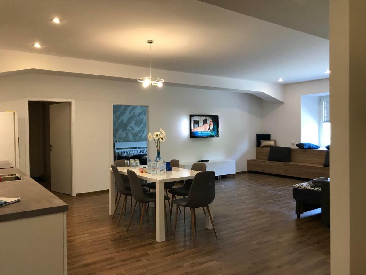 Jure Apartment In リュブリャナ エクステリア 写真